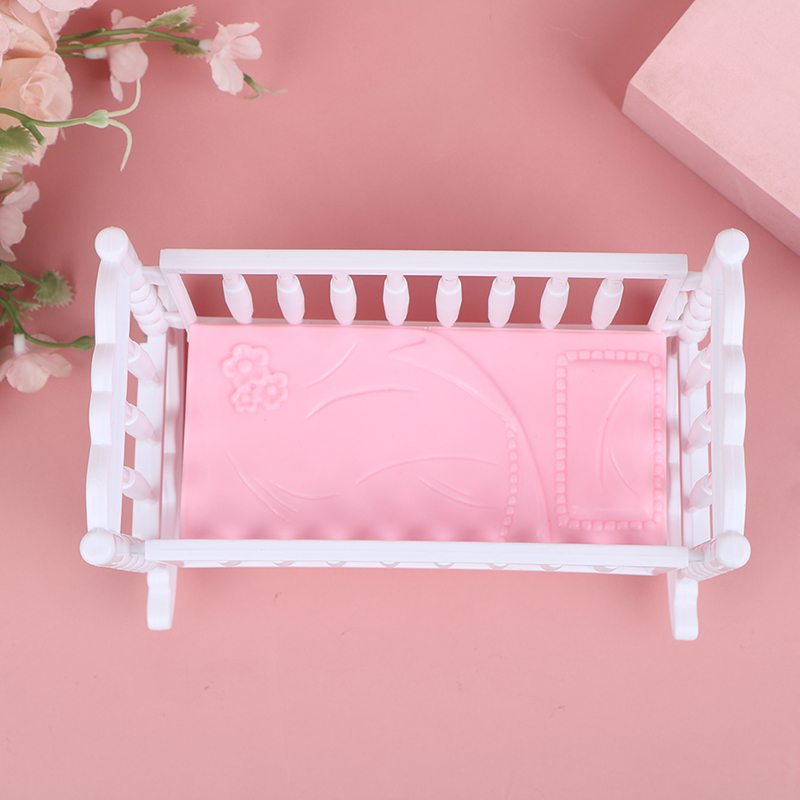 Baby Nursery Pink - لعبة خشخيشة صغيرة للأطفال باللونين الوردي