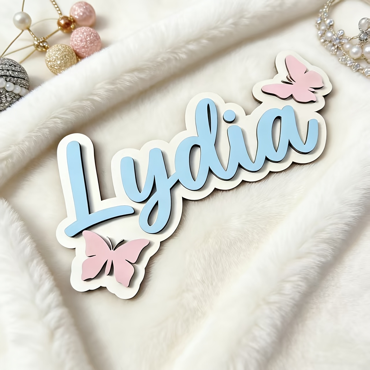 لافتة غرفة مخصصة بتصميم فراشة  - مراجعة Baby Nursery Sign وسعره