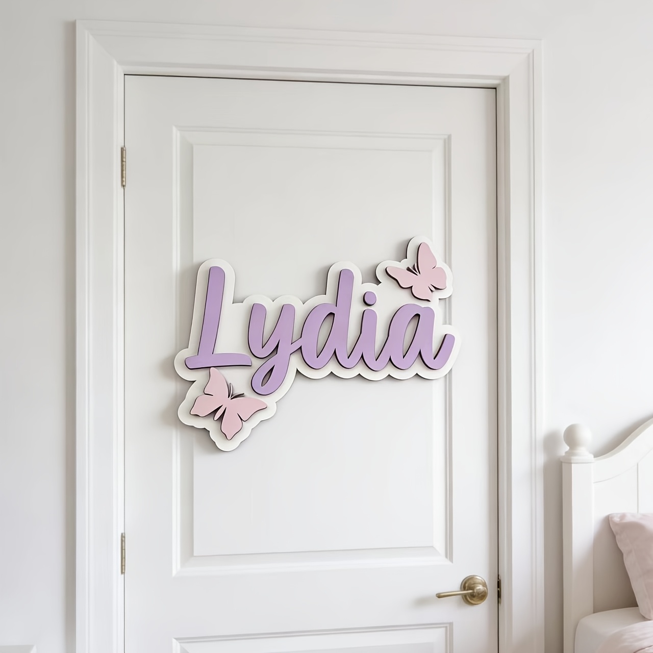 لافتة غرفة مخصصة بتصميم فراشة  - مراجعة Baby Nursery Sign وسعره