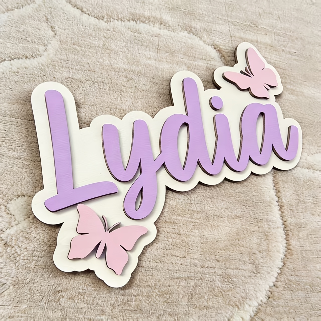 لافتة غرفة مخصصة بتصميم فراشة  - مراجعة Baby Nursery Sign وسعره