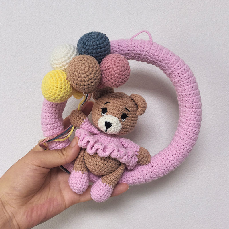 إكليل اسم كروشيه مخصص مع الدب  - مراجعة Baby Nursery Artwork وسعره
